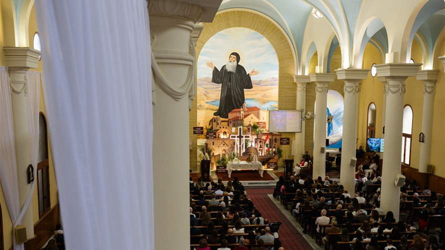 "لا يمكن إلا أن نتضامن معهم مع دمعة بالقلب والعين"... لبنانيون يرفعون صلوات الفصح تضامنا مع سكان القرى الحدودية