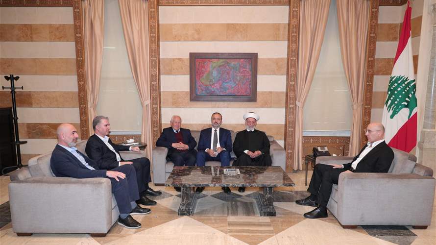 وزير الداخلية يطلب تشديد الإجراءات الأمنية ويتابع أوضاع الجنوب مع وفد من العرقوب