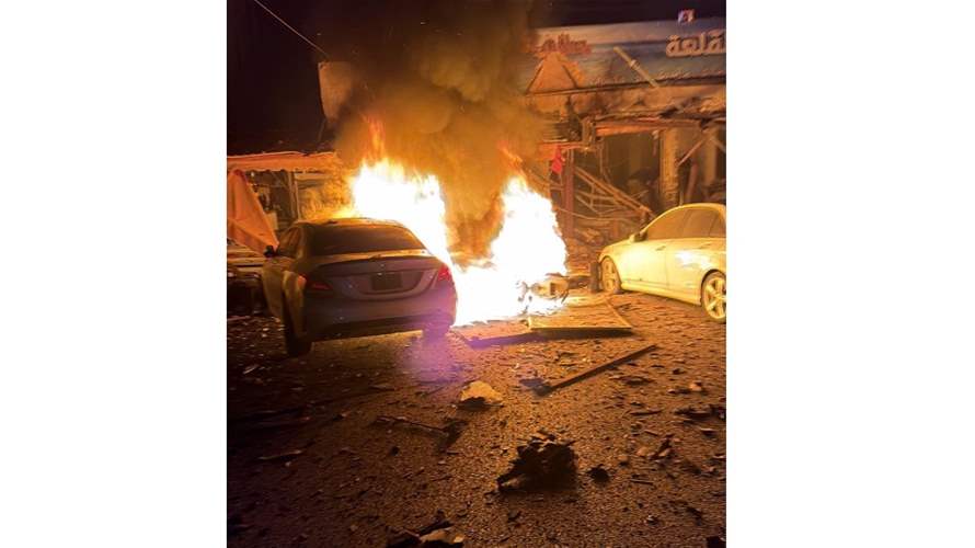 الوكالة الوطنية للإعلام: شهداء وجرحى باستهداف سيارة فجرًا على كورنيش صيدا البحري