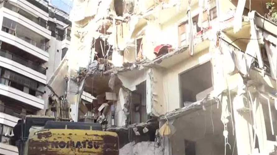 استمرار أعمال رفع الأنقاض بعد الإستهداف الإسرائيلي... هكذا تبدو الصورة في عين المريسة