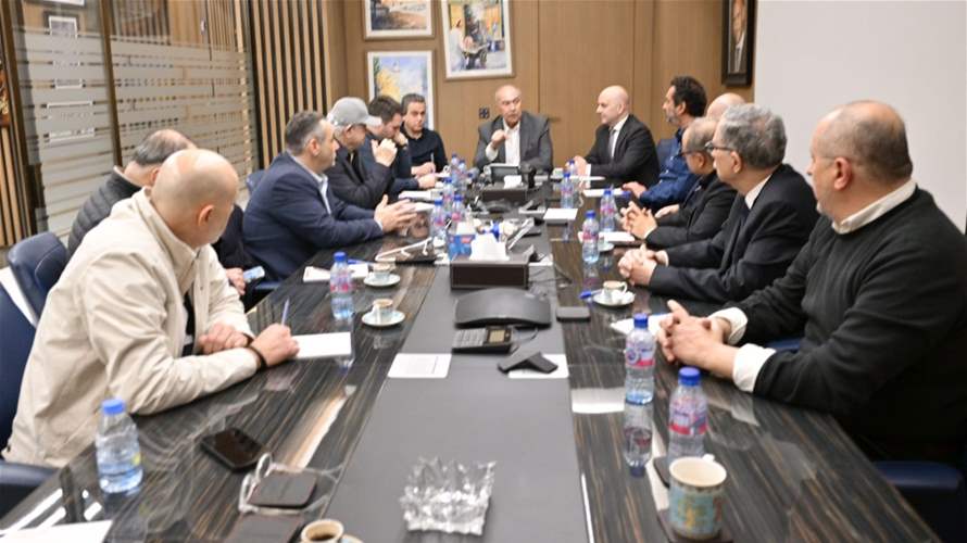 اجتماع طارىء في مكتب مخزومي بهدف المطالبة بحصر السلاح بيد الدولة