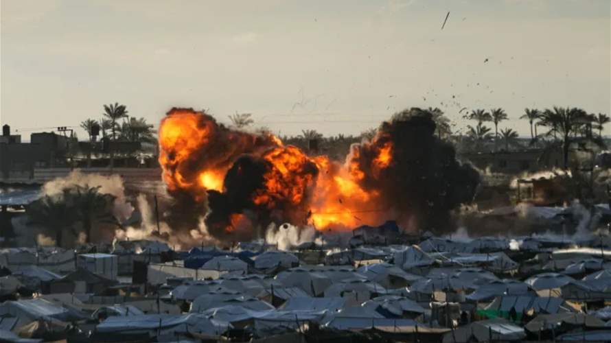  غارة على نقطة تفتيش تابعة للشرطة في مخيم وسط غزة