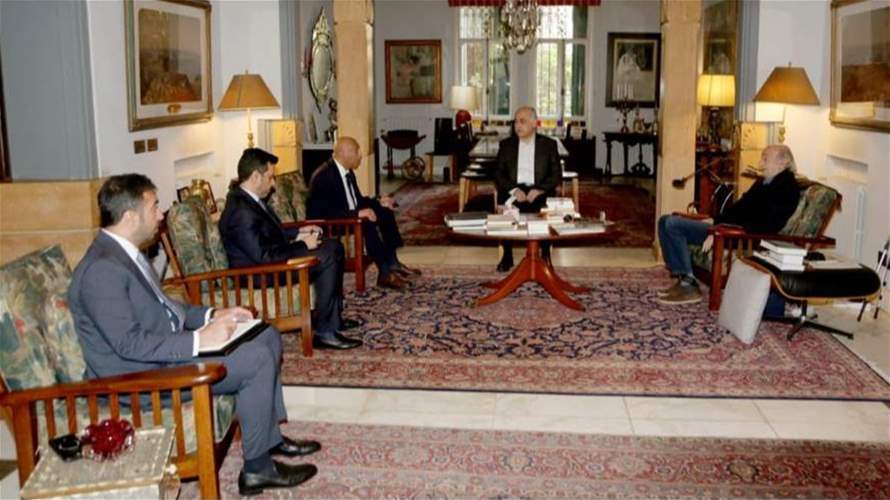 لقاء بين جنبلاط والسفير الكويتي عرض التطورات وأكد متانة العلاقات بين البلدين