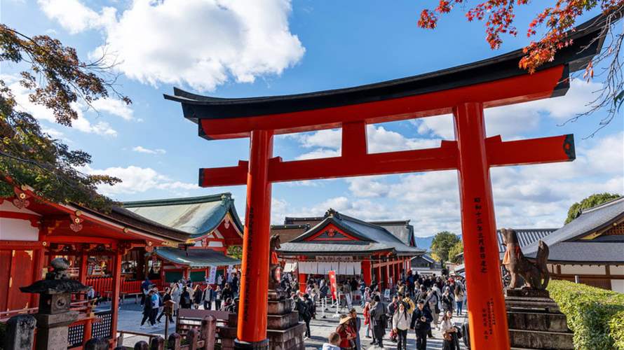 رغم الخلاف مع الصين وحرب الشرق الأوسط... رقم قياسي لعدد السياح في اليابان