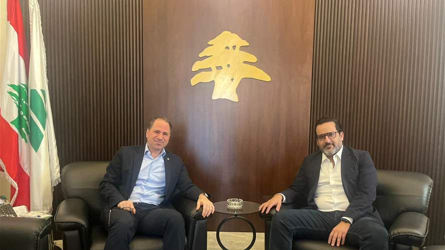 لقاء بين الجميّل والدويهي في بيت الكتائب لبحث التطورات السياسية