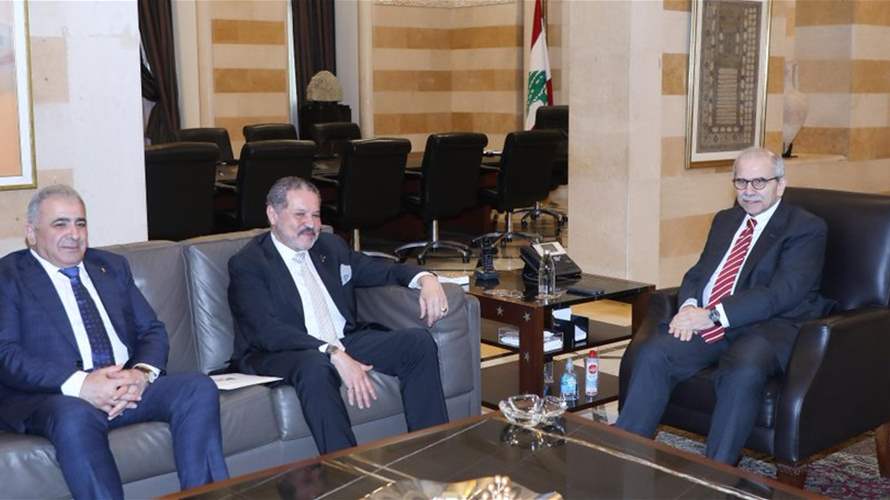 سلام استقبل الممثل الخاص للرئيس الفلسطيني... وبحث في أوضاع المخيمات والنزوح 