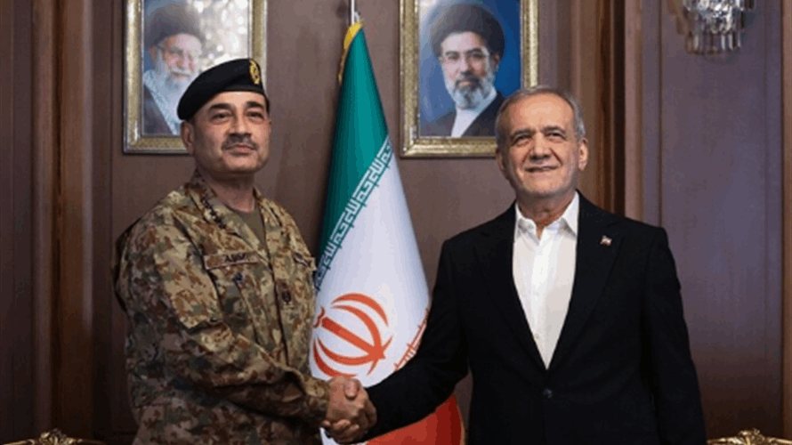قائد الجيش الباكستاني يختتم زيارة استمرت ثلاثة أيام إلى إيران