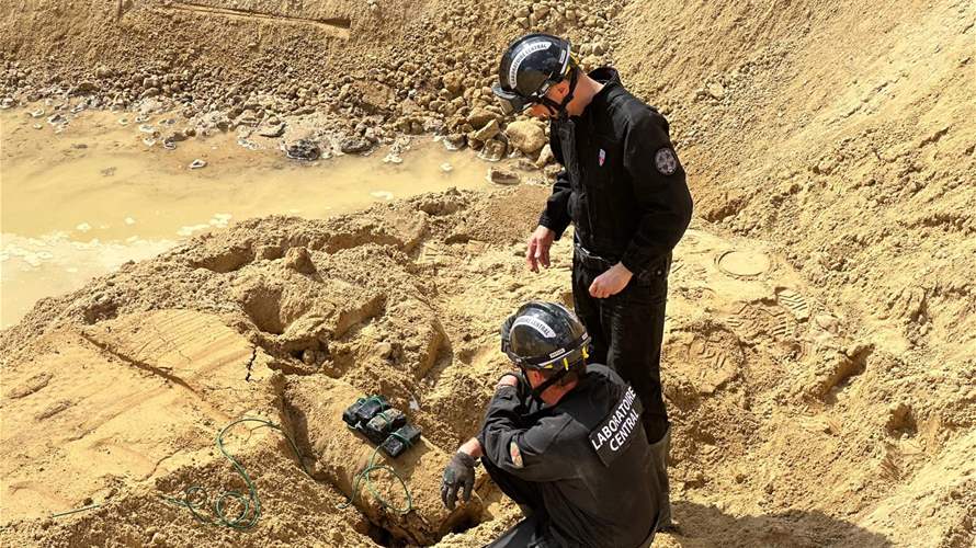 خبراء يفجرون قنبلة من الحرب العالمية الثانية قرب باريس بعد تعذر تعطيلها