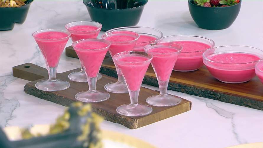 الفريكة بالدجاج وحلوى اللبن اليوناني مع الجيلاتين... إليكم طريقة التحضير مع الشيف فادي زغيب (فيديو)