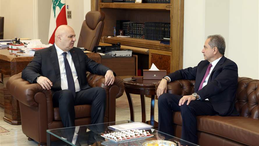 الرئيس عون عرض مع وزير الطاقة والمياه جو صدي المناقشات الجارية مع كل من مصر وسوريا والأردن وقبرص بشأن الربط الكهربائي واستيراد الغاز بالإضافة إلى مسائل أخرى تتعلق بقطاعات الكهرباء والمحروقات