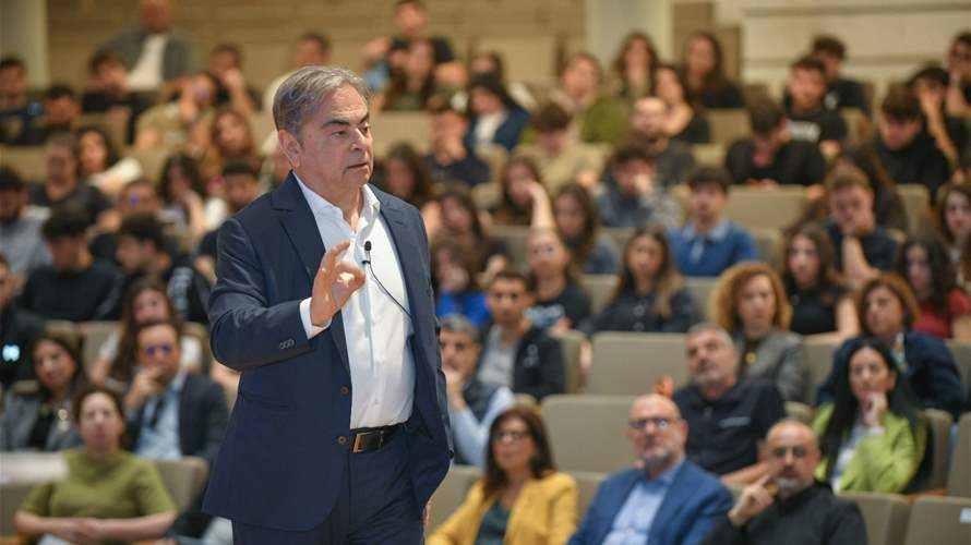 "القيادة في زمن الحرب": سلسلة محاضرات في جامعة الروح القدس – الكسليك بمشاركة كارلوس غصن ونهلا بو دياب