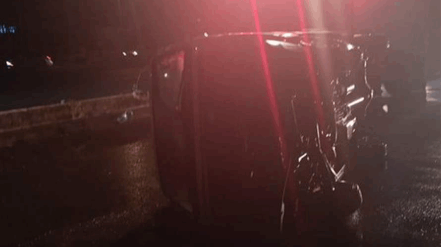 التحكم المروري: اصطدام فان بالفاصل الوسطي وانقلابه على اوتوستراد الرئيس الهراوي - فرن الشباك باتجاه الاشرفية والاضرار مادية وحركة المرور طبيعية ودراج من مفرزة سير بعبدا يعمل على المعالجة