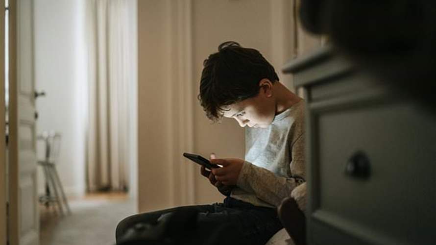 بين الواقع والتزييف... 9 خطوات ذهبية لحماية أطفالكم من مخاطر محتوى الذكاء الاصطناعي!