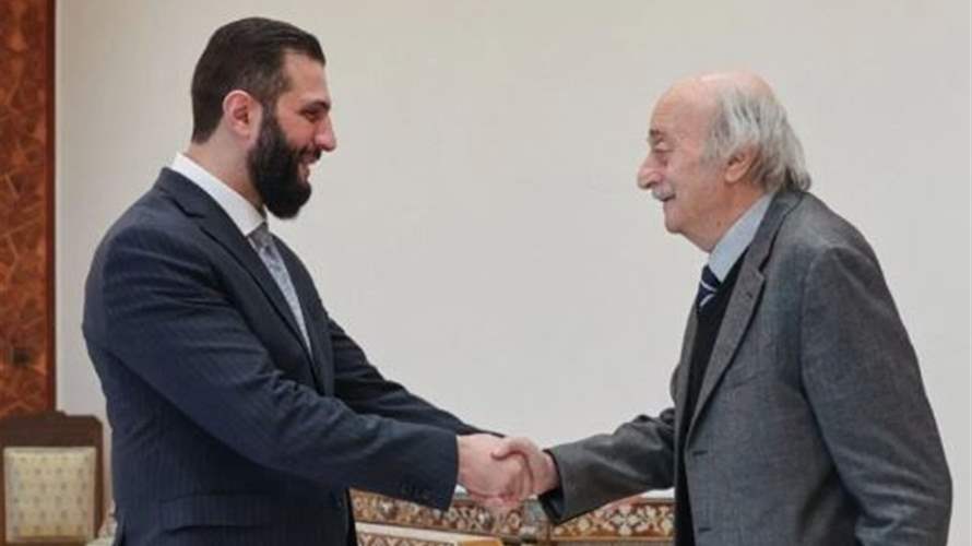 جنبلاط يلتقي الشرع: تأكيد على أهمية تطوير العلاقات اللبنانية السورية وفتح آفاق سياسية وإنمائية