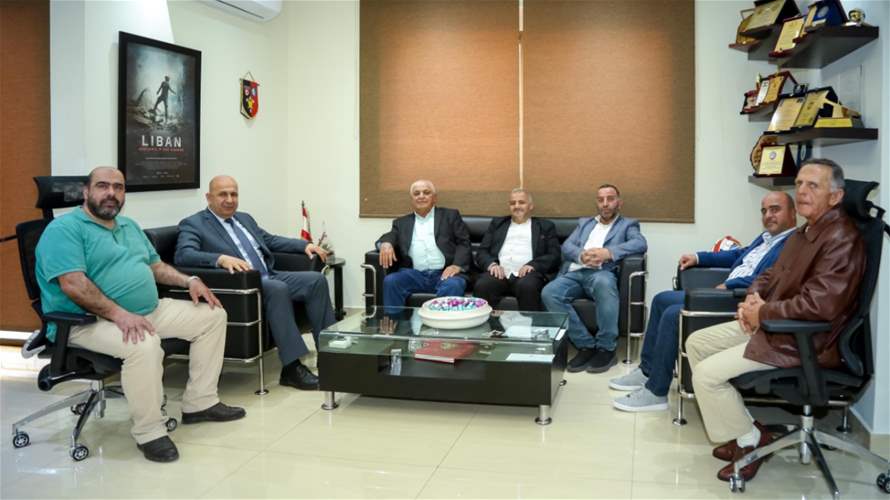 خريش استقبل رئيس اتحاد بلديات إقليم الخروب الشمالي ووفدا من "تيار المستقبل - بيروت" مقدرين تضحيات الدفاع المدني