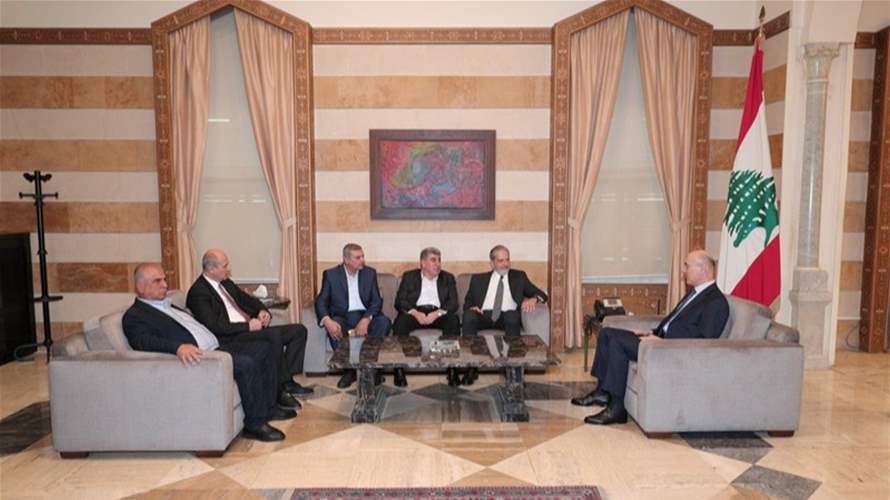 لحجار بحث مع ممثلي قطاع المحروقات في تنظيم النقل والتوزيع