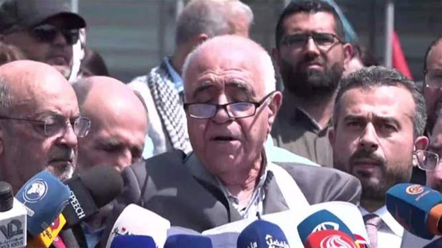 وقفة نظمتها نقابة محرري الصحافة رفضًا وإدانةً للمجازر التي ترتكب في حق الصحافيين والمدنيين