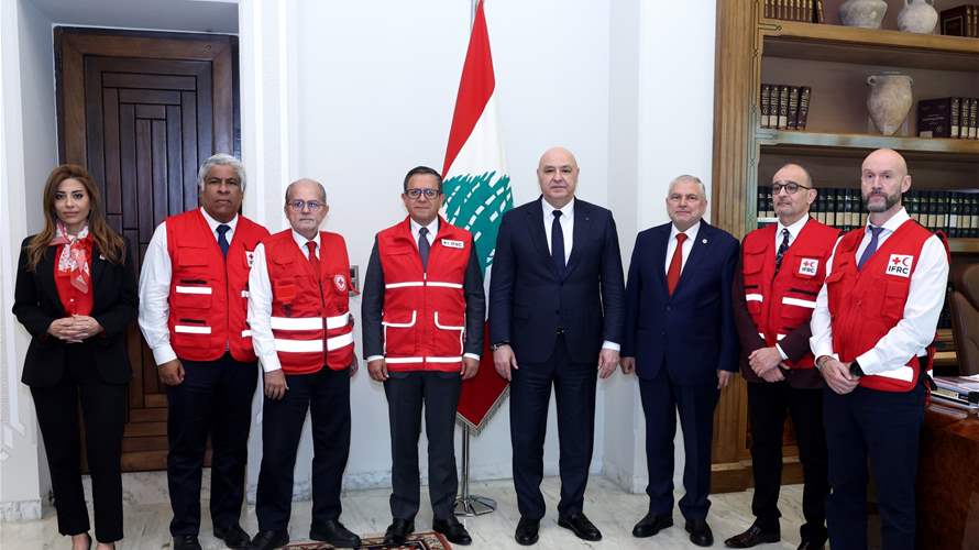 الرئيس عون: إسرائيل تواصل استهداف المدنيين والمسعفين وندعو للضغط الدولي لمعرفة مصير الأسرى اللبنانيين