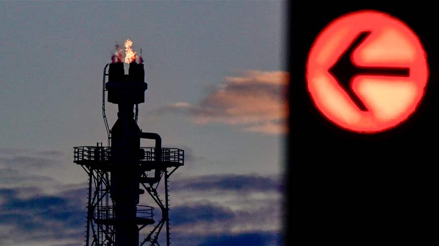 US oil benchmark loses 5% as Iran proposes new US talks