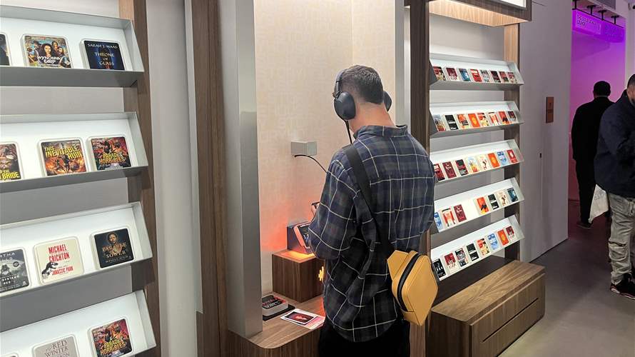الأولى من نوعها بلا كتب ورقية… افتتاح مكتبة صوتية في نيويورك