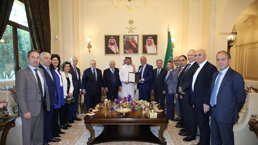 الصبّاح يزور البخاري ضمن وفد رجال الأعمال: مؤشرات لعودة السياح السعوديين واستئناف الصادرات في لقاء وداعي