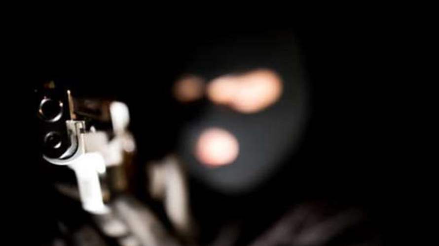 الرعب يقتحم منزل نجم كرة قدم عالمي… لصّ مسلّح هدده أمام عائلته وسرق مجوهرات بقيمة 130 ألف جنيه إسترليني