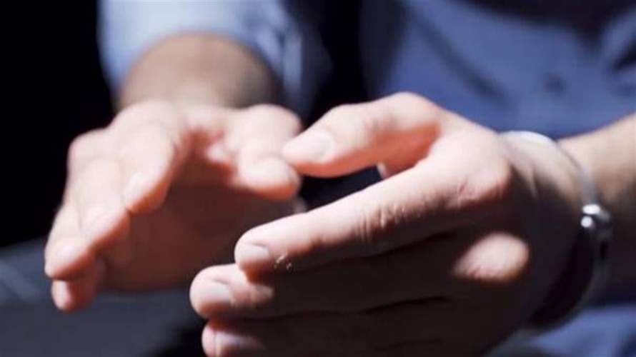 ينتحل صفة مسؤول امن السفارة العراقية في لبنان.. طارق نصراوي عامل في احد المطاعم بقبضة المخابرات