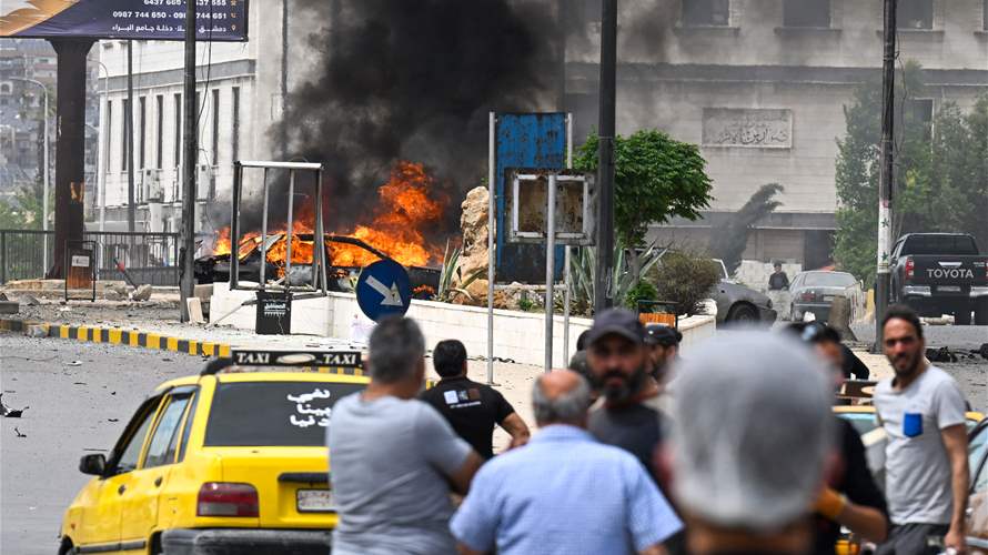 Syrian soldier killed, 18 people wounded by car bomb in Damascus