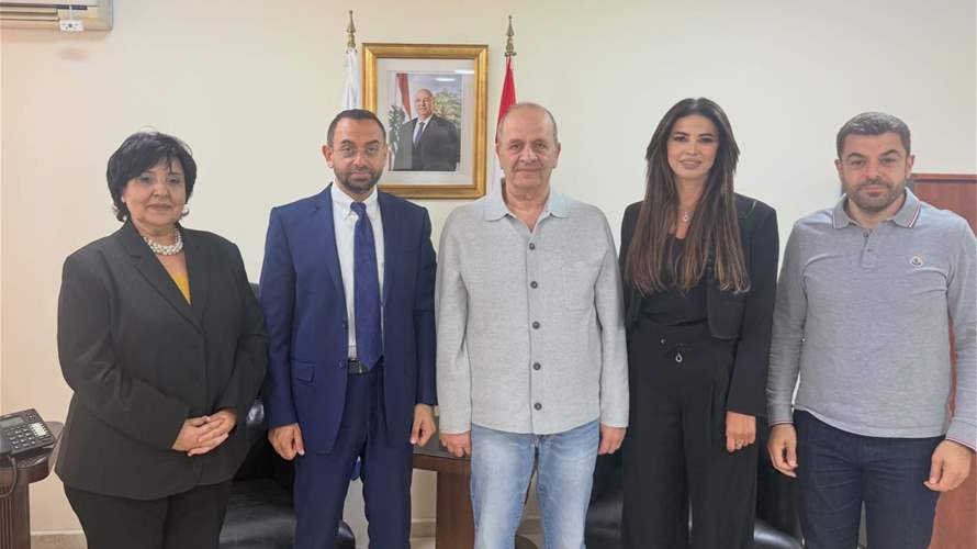 في معرض رشيد كرامي جولة وبحث في عدد من الأمور
