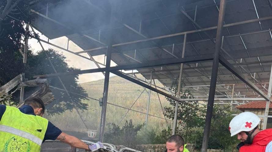 استشهاد مواطن مع ولديه باستهداف سيارتهم على طريق النبطية - الخردلي