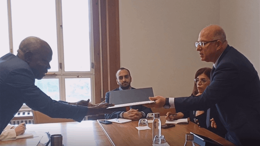 وزير العمل سلّم تقرير خسائر العدوان وطالب بتفعيل الدعم للبنان