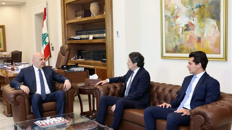 الرئيس جوزاف عون استقبل وزير الإعلام السابق زياد مكاري وتم خلال اللقاء البحث في الأوضاع العامة في لبنان والمنطقة إضافة إلى مسار المفاوضات اللبنانية-الأميركية-الإسرائيلية في واشنطن في ضوء نتائج الاجتماع الذي عُقد أمس