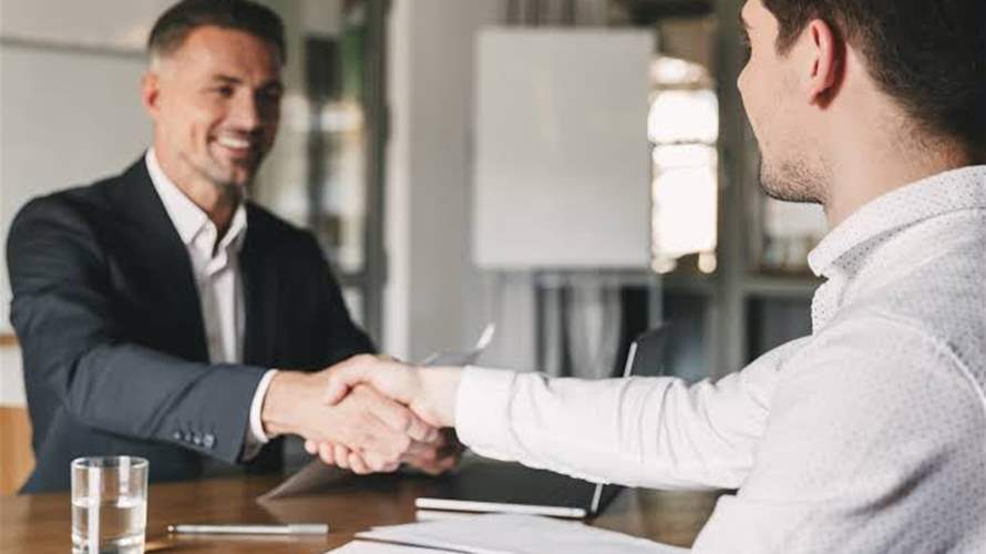 سوق العمل وأزمة منتصف العمر: لماذا تحوّلت سنوات الخبرة من ميزة إلى عائق؟