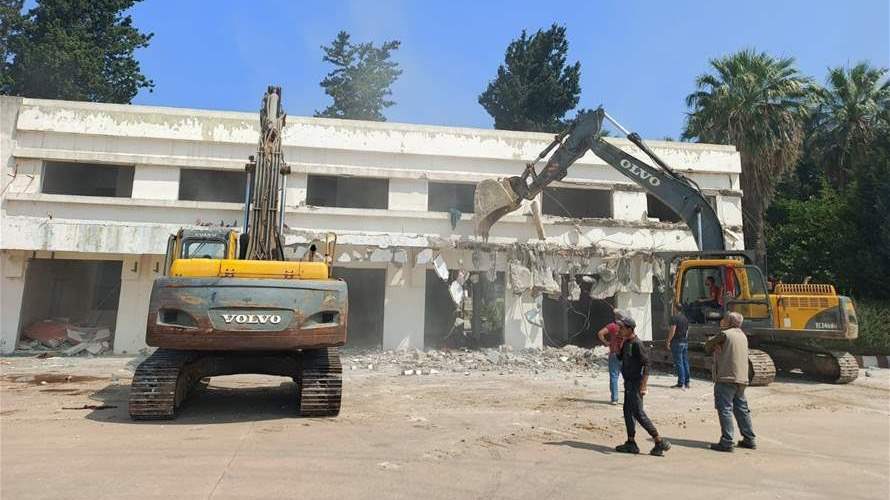 انطلاق الأعمال التنفيذية في مطار القليعات... وهدم أول مبنى تمهيدًا لإنشاء مبنى الركاب