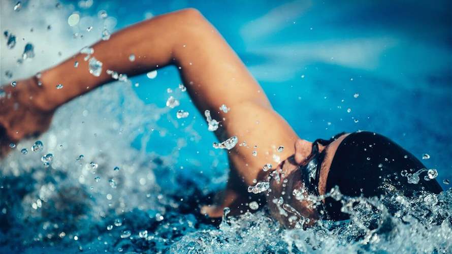 لماذا تزداد حاجتكم إلى التبول أثناء السباحة؟ الخبراء يكشفون السر