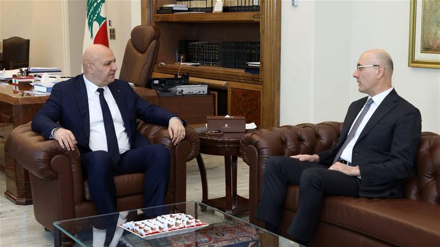 الرئيس عون عرض مع الحجار الأوضاع السياسية والأمنية