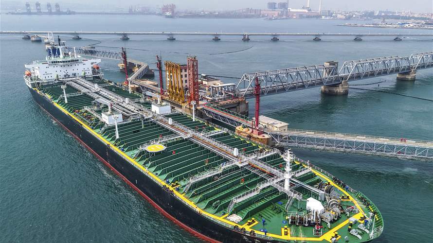 Oil prices dive further on Strait traffic hopes