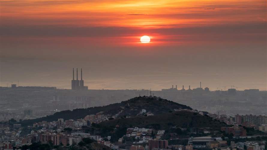 Barcelona introduces heat-monitoring bracelets for its outdoor workers