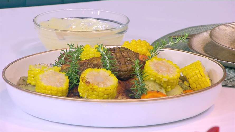 صدور دجاج مشوية مع الخضار وسلطة جبنة الماعز... وصفة شهية من الشيف جوزاف منصور (فيديو)