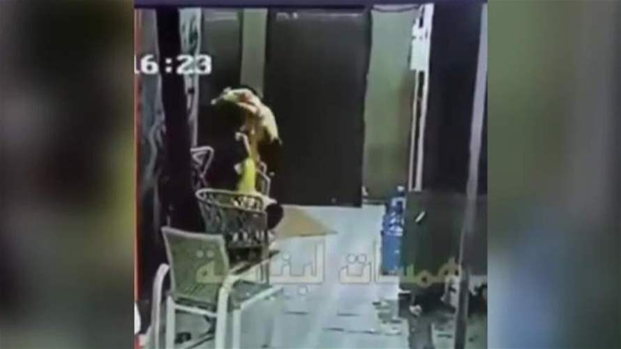 بعد حادثة تحرش تعرضت لها طفلة في احد المقاهي... كيف يجب المتابعة وما دور الاهل؟
