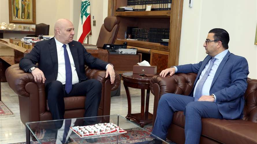 الرئيس جوزاف عون عرض مع المدعي العام التمييزي القاضي أحمد رامي الحاج عمل النيابات العامة وشؤونًا قضائية أخرى