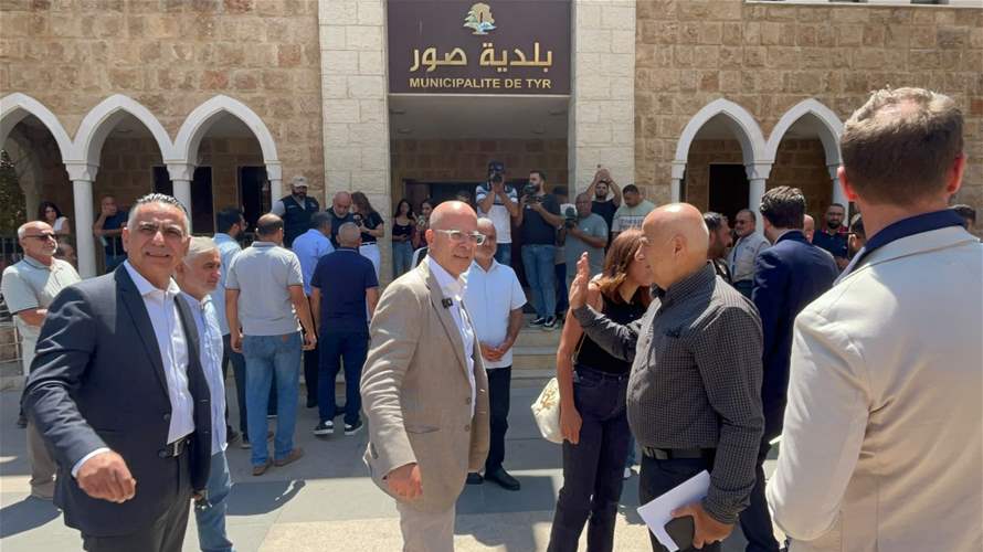 جولة للوزير فادي مكي في الجنوب لبحث أولويات إعادة الإعمار ودعم البلديات