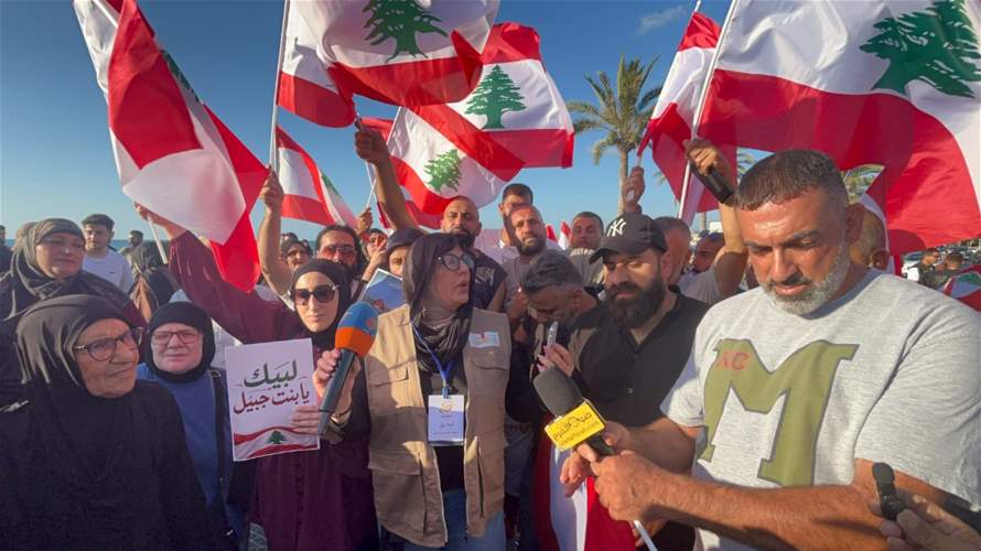 اعتصام لأهالي بنت جبيل في صور احتجاجا على نية العدو بجرف المقابر