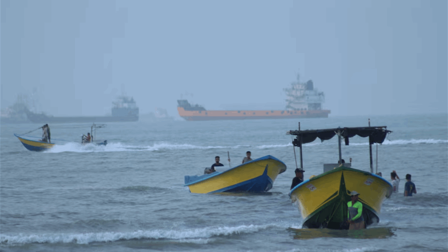 Gulf states back plan to let Iran collect voluntary fees to use Hormuz