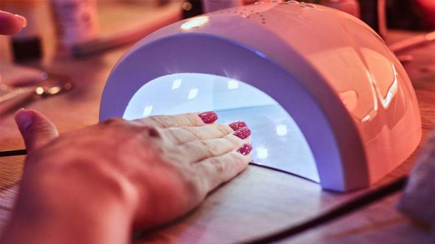 مادة في طلاء أظافر "الجيل" تحت الحظر في بريطانيا... إليكم مخاطرها الصحية