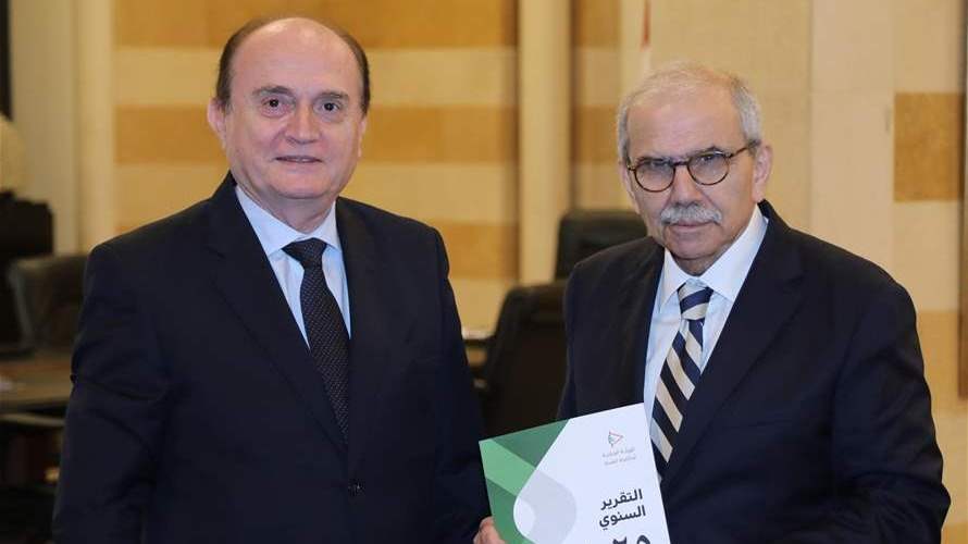 سلام تسلم من الهيئة الوطنية لمكافحة الفساد برئاسة كرم تقريرها لعام 2025 