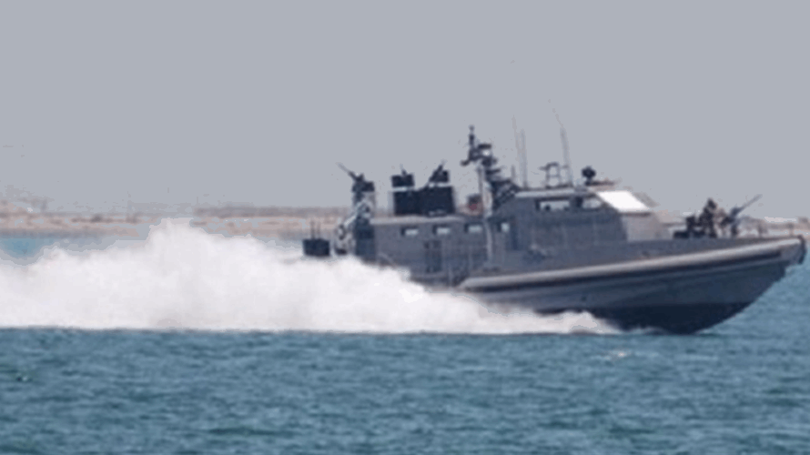 زورق إسرائيلي يطلق النار على مراكب الصيادين... وتفجيرات في برعشيت وحداثا