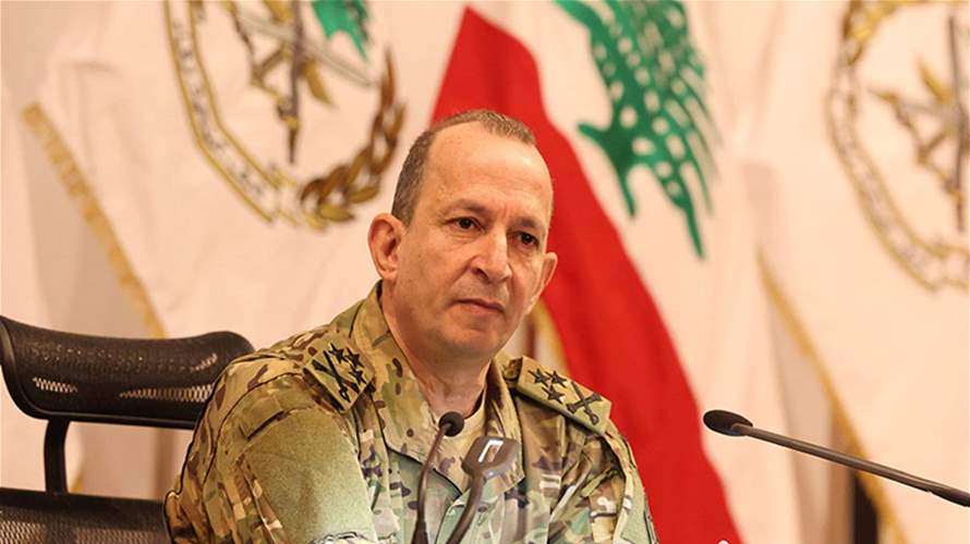 بالفيديو - وصول قائد الجيش العماد رودولف هيكل إلى مدينة صور على متن طوّافة عسكرية