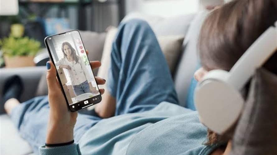 الإفراط في استخدام الإنترنت قد يزيد التوتر والتعاسة… دراسة تكشف الأسباب