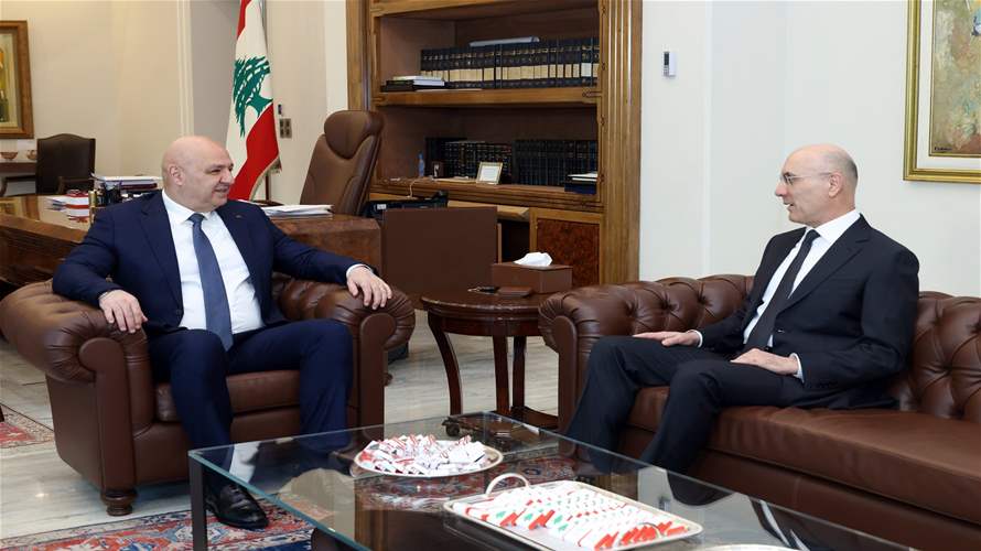 الرئيس عون عرض مع وزير الداخلية الإجراءات المتخذة للمحافظة على الأمن والاستقرار